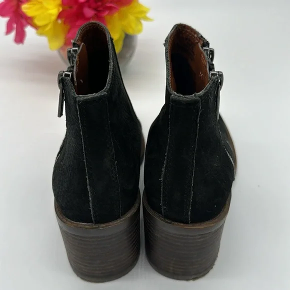 Lucky Brand Roquee Black Suede 2 zipper Ankle Bootie Size 6 BAB5897K - Picture 3 of 7